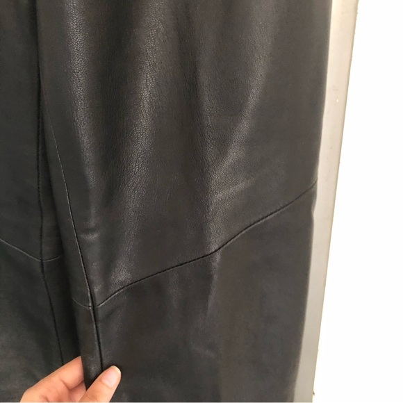 Danier Genuine Leather Trousers (size 2) - Picture 5 of 16